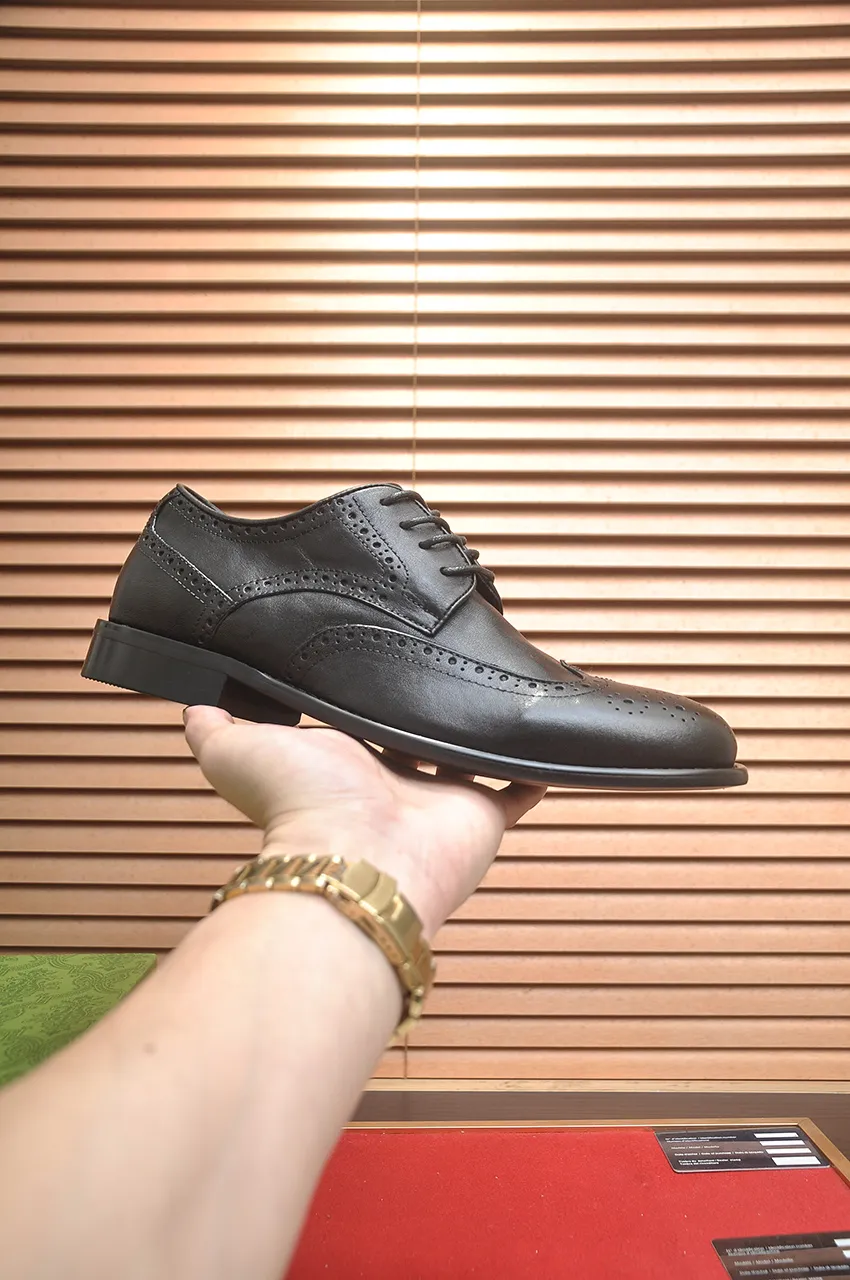 Men's shoes 💰580💶 Brand: GUCCI (Gucci) Standard code: Men's code 38/44 (45 can be customized) Grade: Same as the official website Original quality Material: Original cowhide Water-dyed cowhide lining Original rubber outsole Style category: Men's fashionable casual leather shoes Distinguished big-name luxury elements Top luxury Color: Actual picture